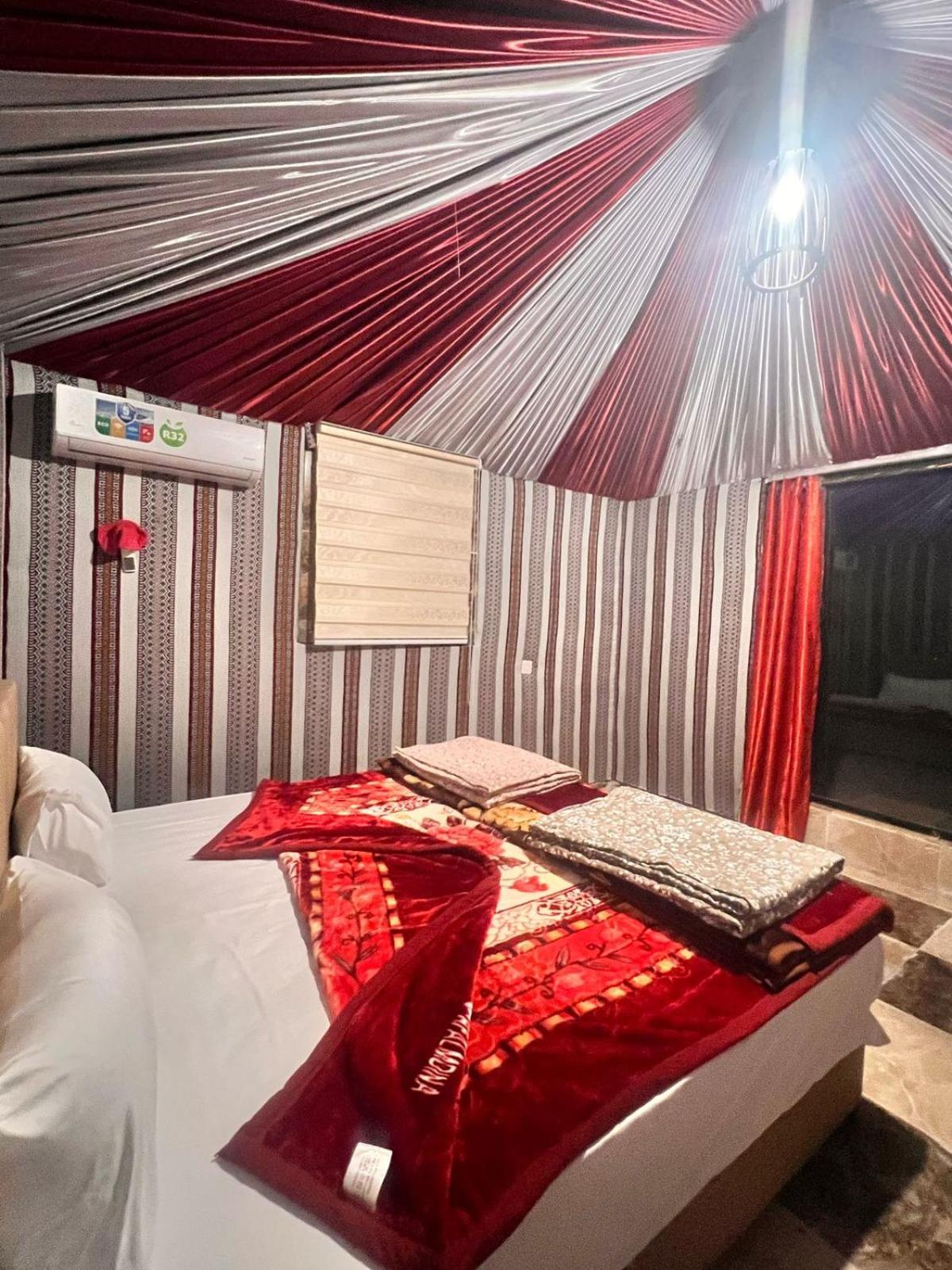 Scarlet Luxury Camp Rum vádi Kültér fotó